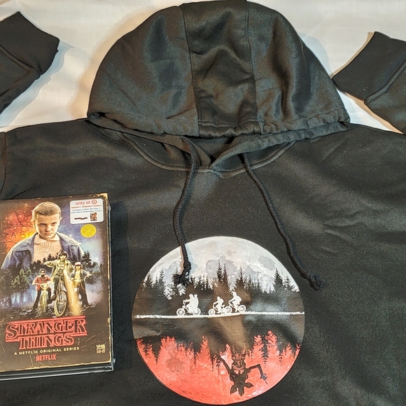 StrangerThings OversizedHoodie w/Dvd/BluRay/Poster - Picture 3 of 3